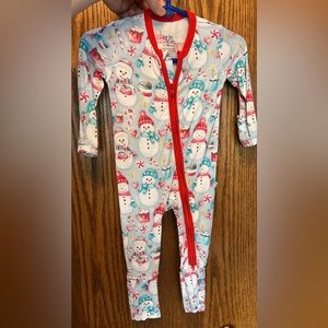 Birdie bean 0-3 snowman zippy
Guc has slight pilling behind arms and cuffs